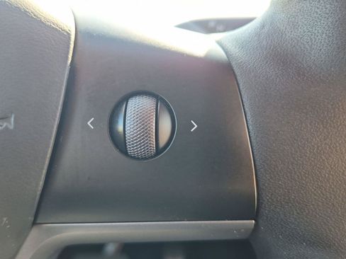 Used 2023 Tesla Model Y AWD image 20