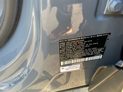 Used 2022 Volkswagen Taos SE w/ Panoramic Sunroof Package image 26