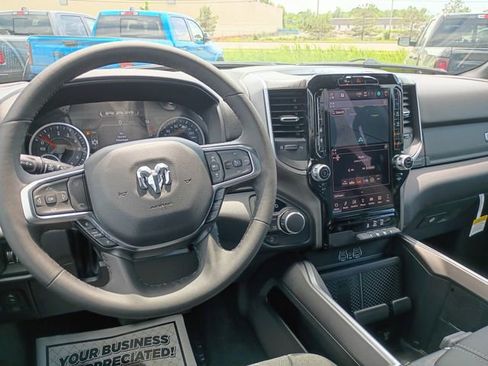 New 2026 RAM 1500 4x4 Crew Cab image 10