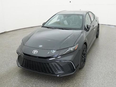 New 2026 Toyota Camry SE image 5