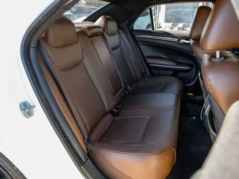 Used 2019 Chrysler 300 Limited RWD image 43