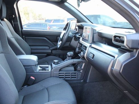 Used 2025 Toyota 4Runner SR5 image 19