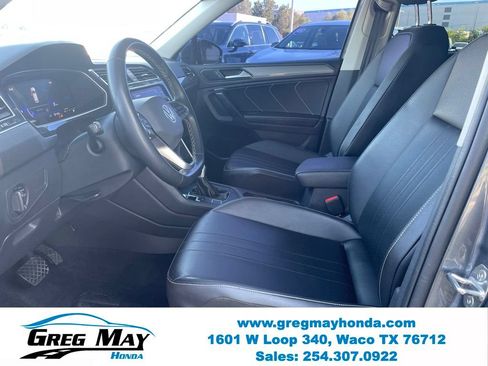 Used 2024 Volkswagen Tiguan SE w/ Panoramic Sunroof Package FWD image 13