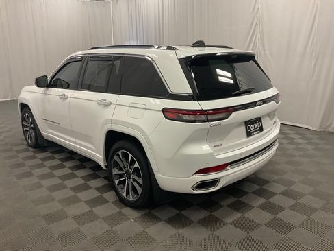 Used 2023 Jeep Grand Cherokee Overland w/ Luxury Tech Group IV AWD/4WD image 5