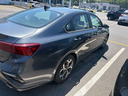 Used 2021 Kia Forte LXS FWD image 3
