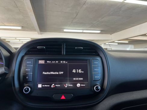 Used 2025 Kia Soul LX w/ LX Technology Package FWD image 20