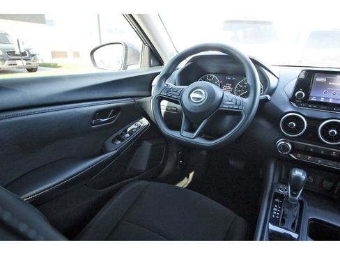 Used 2025 Nissan Sentra S image 12