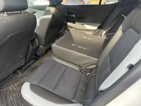 Used 2024 Buick Envista Preferred w/ Advanced Safety Package image 13