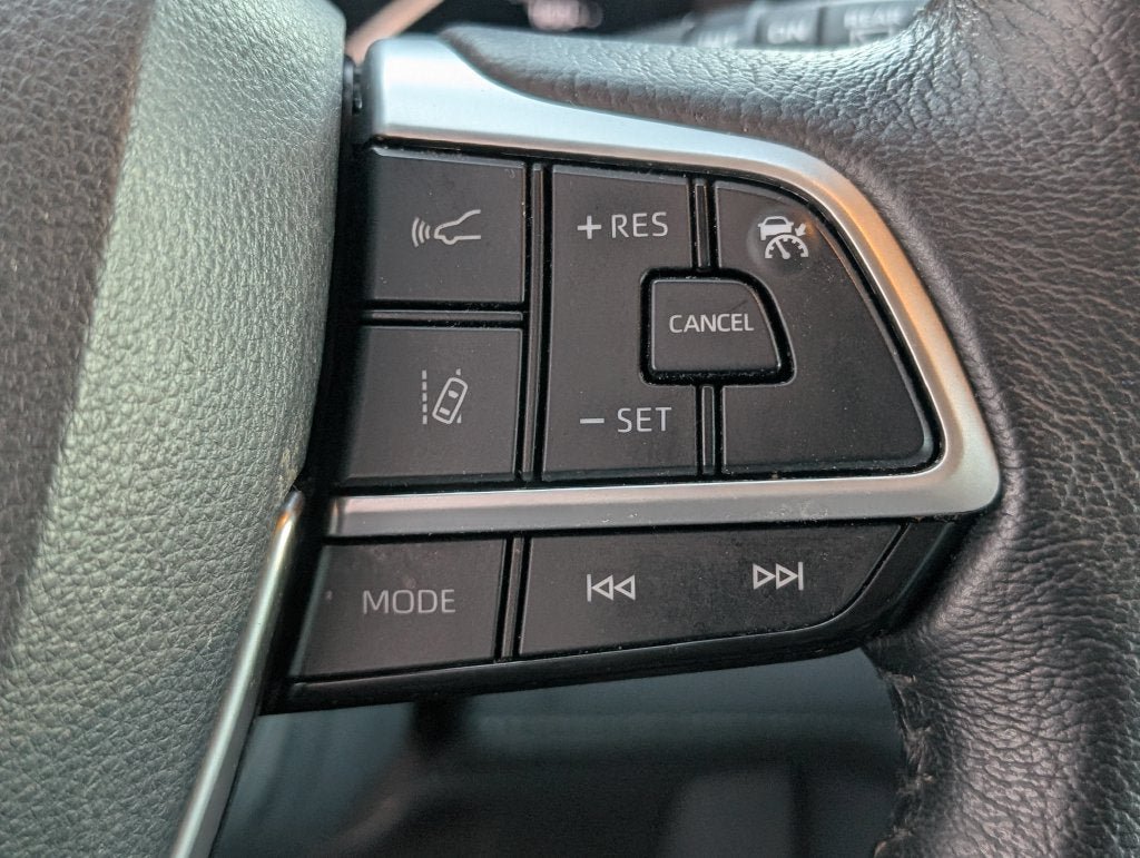 Certified 2022 Toyota Sienna XLE w/ XLE Plus Package FWD image 15