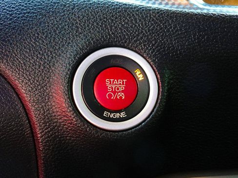 Used 2015 Dodge Challenger SRT Hellcat RWD image 36