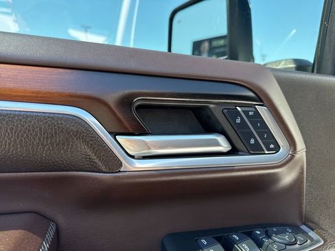Used 2024 GMC Sierra 2500 Denali w/ Denali Reserve Package AWD/4WD image 11