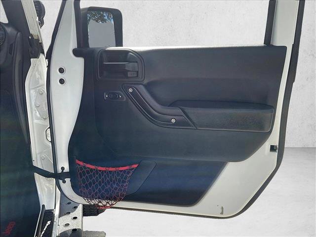 Used 2018 Jeep Wrangler Unlimited Rubicon AWD/4WD image 15