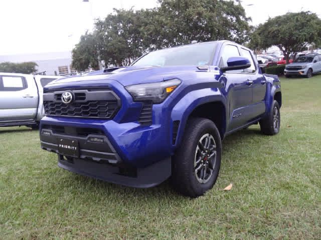 Used 2025 Toyota Tacoma TRD Sport w/ TRD Sport Upgrade Package AWD/4WD image 1