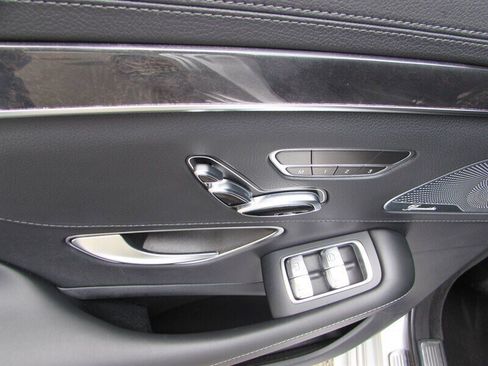 Used 2018 Mercedes-Benz S 560 Sedan image 12