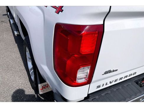 Used 2018 Chevrolet Silverado 1500 LTZ w/ LTZ Plus Package AWD/4WD image 30