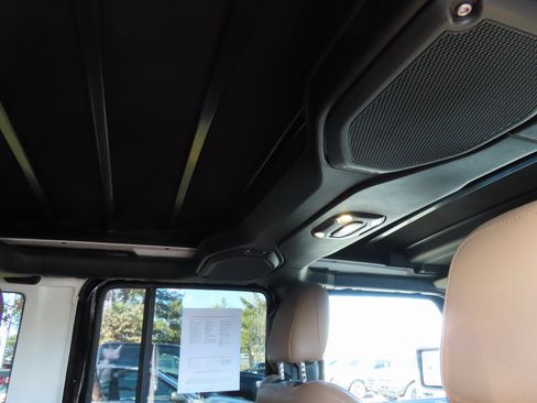 Used 2023 Jeep Wrangler Unlimited Sahara w/ Cold Weather Group image 40