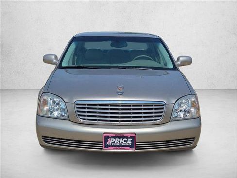 Used 2004 Cadillac De Ville w/ Equipment Group FWD image 2