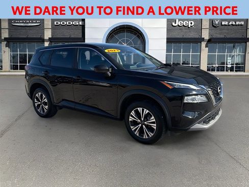 Used 2023 Nissan Rogue SV image 1