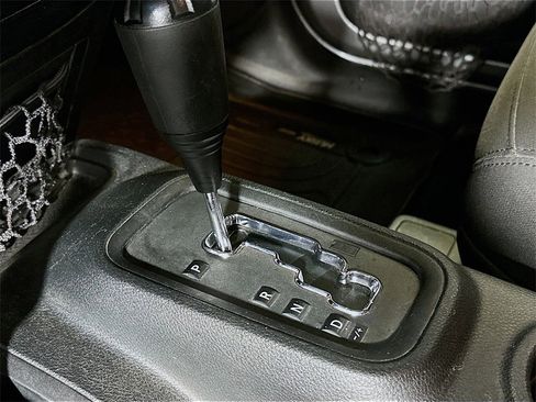 Used 2016 Jeep Wrangler Sport image 14