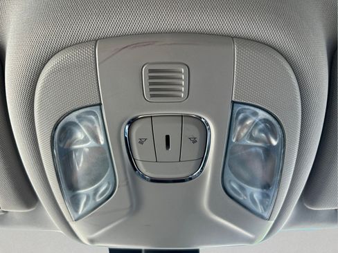 Used 2022 Jeep Compass Latitude AWD/4WD image 32