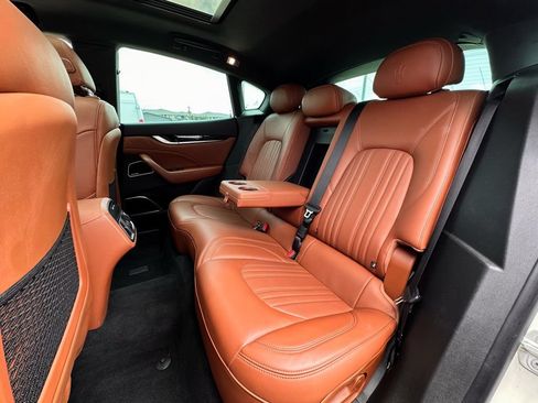 Used 2022 Maserati Levante GT AWD/4WD image 23