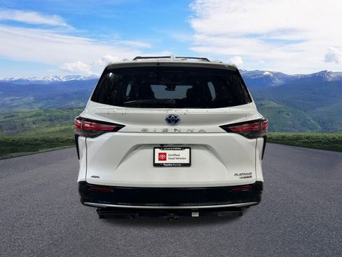 Used 2023 Toyota Sienna Platinum AWD/4WD image 4