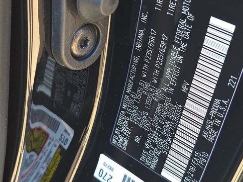 New 2026 Toyota Sienna XLE AWD/4WD image 24