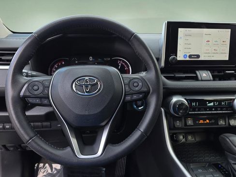 Used 2023 Toyota RAV4 XLE image 19
