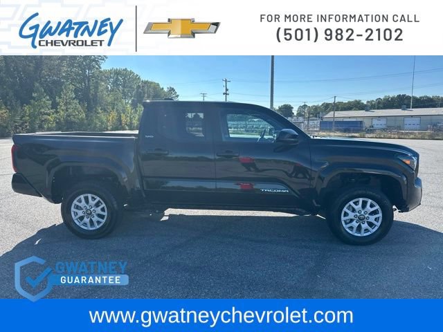 Used 2024 Toyota Tacoma SR5 AWD/4WD image 4