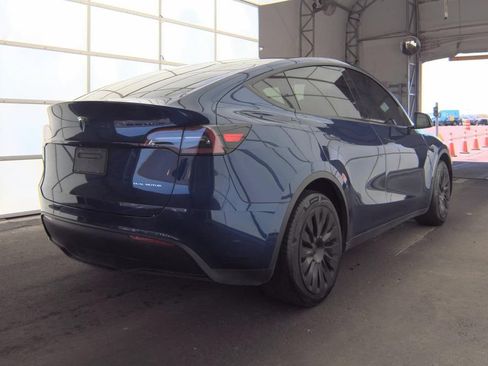 Used 2021 Tesla Model Y Long Range AWD/4WD image 3