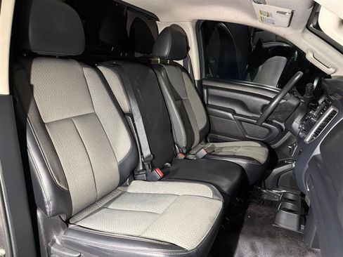 Used 2017 Nissan Titan S image 11