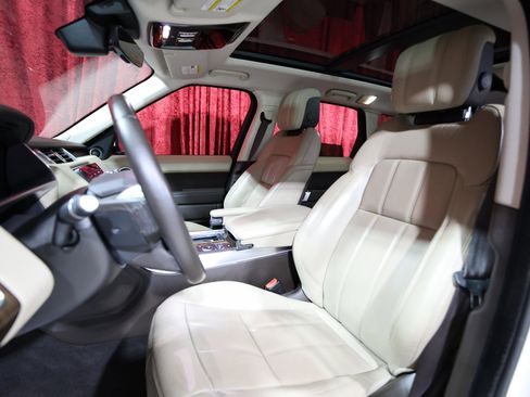 Used 2019 Land Rover Range Rover Sport HSE image 13