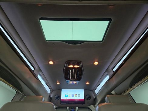 Used 2020 GMC Savana 2500 Extended w/ Enhanced Convenience Package image 10