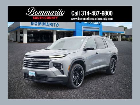 Used 2026 Chevrolet Traverse LT w/ LPO, Floor Liner Package AWD/4WD image 1