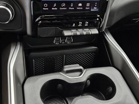 New 2026 RAM 1500 4x4 Crew Cab image 19