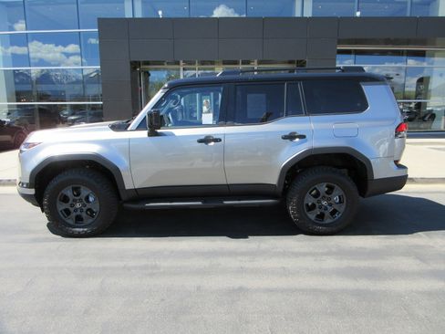 Used 2026 Lexus GX 550 image 3