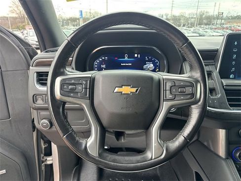 Used 2022 Chevrolet Suburban LT image 15