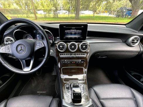 Used 2018 Mercedes-Benz GLC 300 image 7