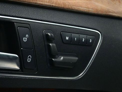 Used 2012 Mercedes-Benz E 350 4MATIC Sedan image 25