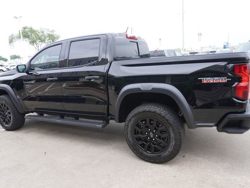 Used 2023 Chevrolet Colorado Trail Boss AWD/4WD image 4