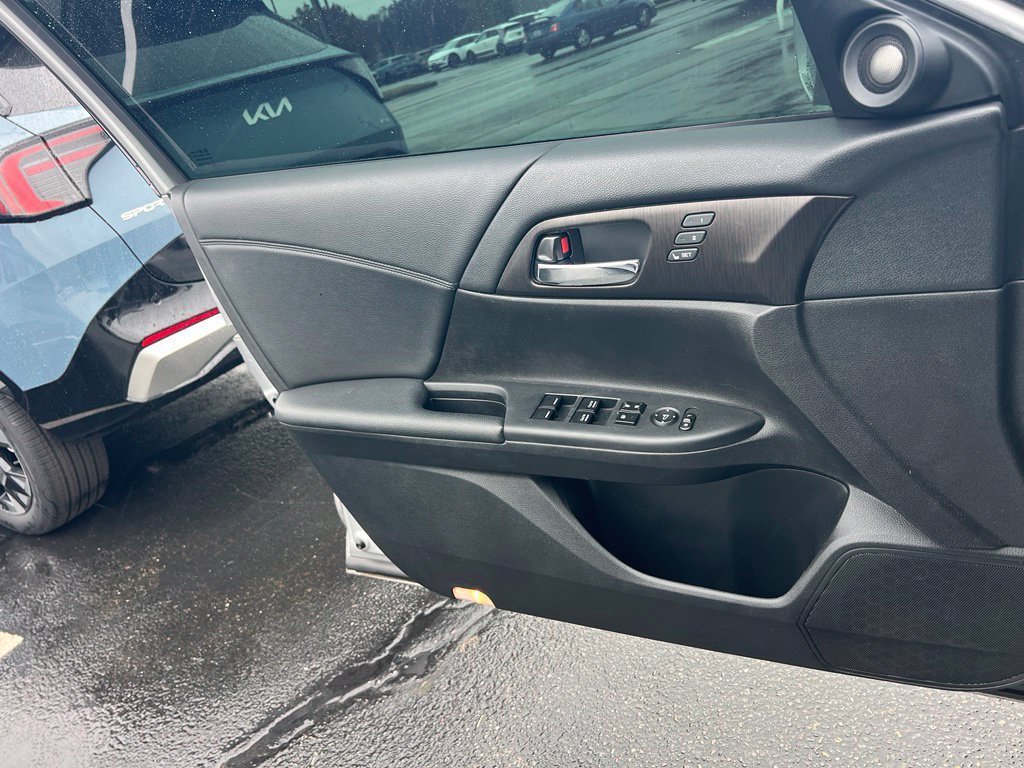 Used 2015 Honda Accord EX-L image 19
