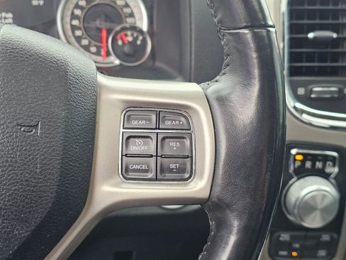 Used 2018 RAM 1500 Laramie w/ Convenience Group AWD/4WD image 33