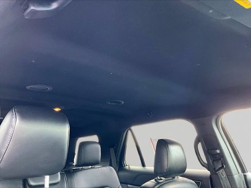 Used 2019 Ford Explorer XLT w/ Equipment Group 202A FWD image 21