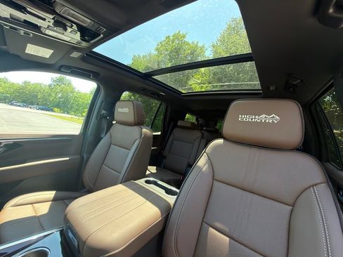 Used 2026 Chevrolet Tahoe High Country w/ Sun And Tow Package AWD/4WD image 12