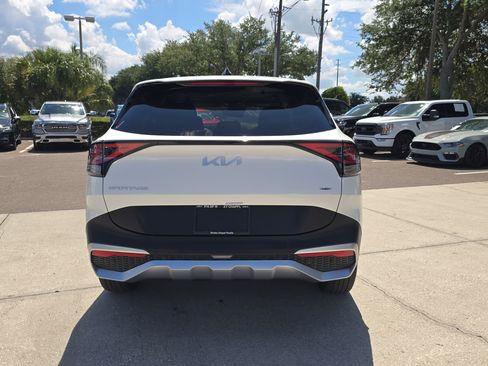 Certified 2024 Kia Sportage LX FWD image 7