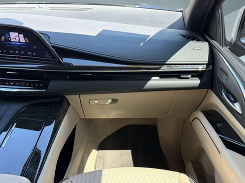 Certified 2024 Cadillac Escalade Premium Luxury AWD/4WD image 29