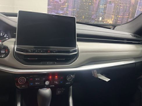 New 2026 Jeep Compass Limited image 14