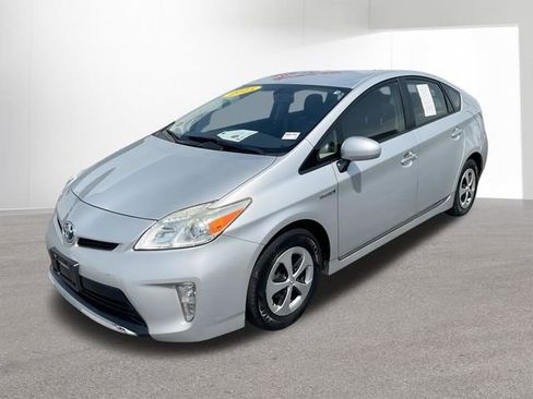 Used 2015 Toyota Prius Four FWD image 1