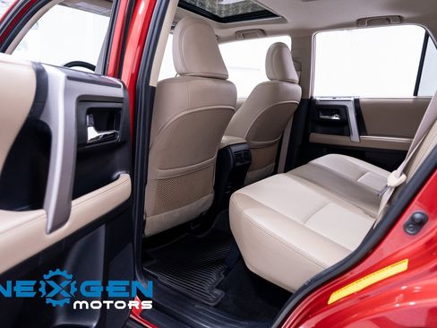 Used 2018 Toyota 4Runner SR5 Premium image 37