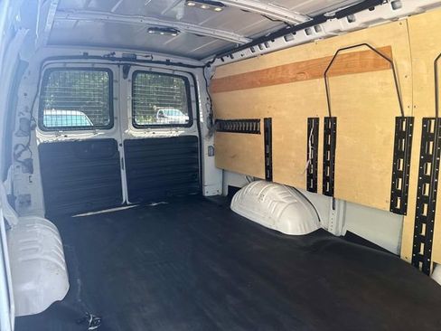 Used 2021 Chevrolet Express 2500 Extended image 11